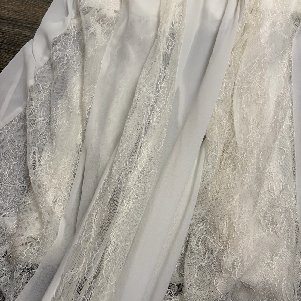 Torrid Chiffon & Lace Panel Romantic Maxi Dress 1X (Ivory/White) Size 1X (1) - Picture 4 of 8